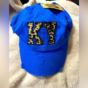 Kentucky hat with animal print. 💙💙 NWT.